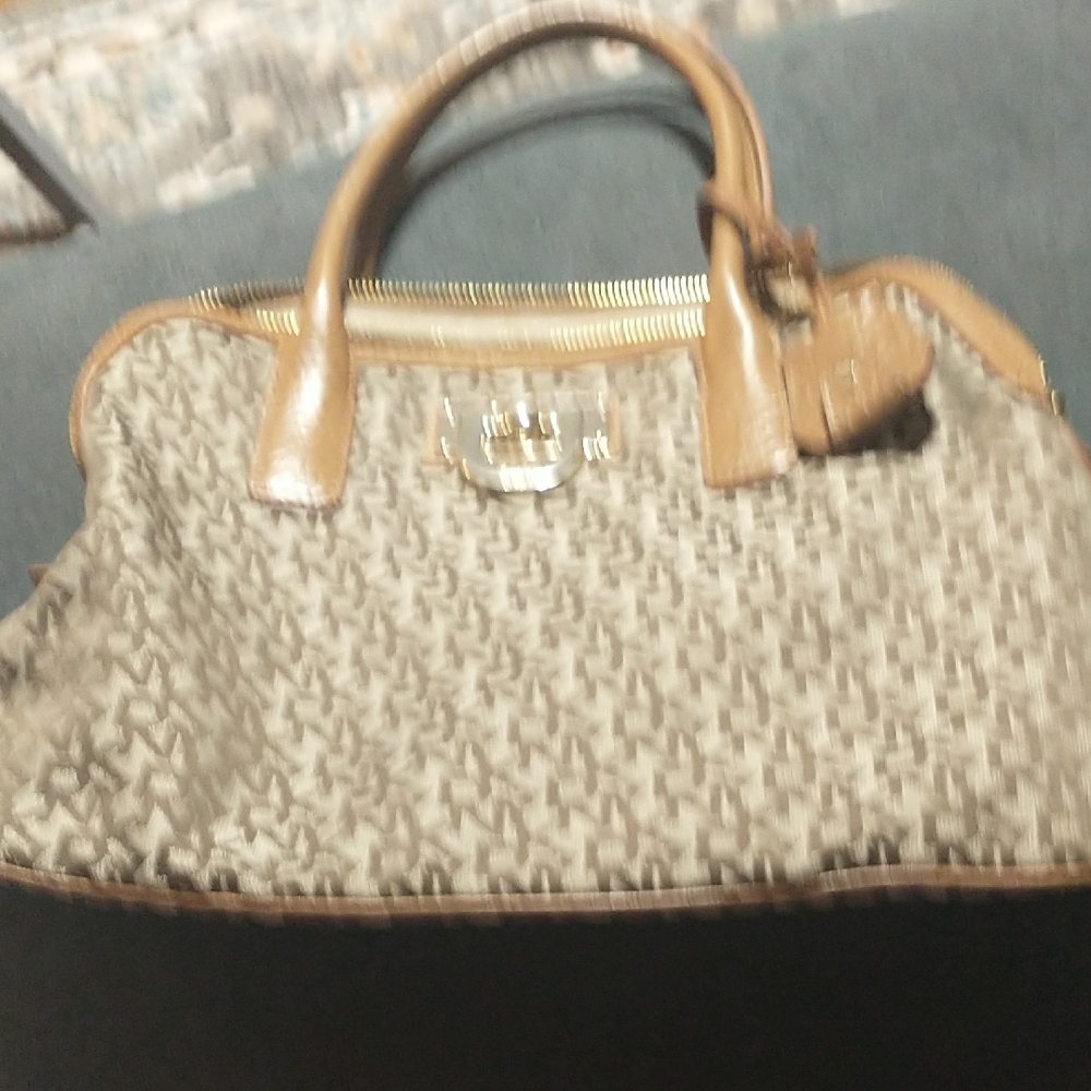 DKNY Handbag Featuring Leather Accents And Key Fob, NNT